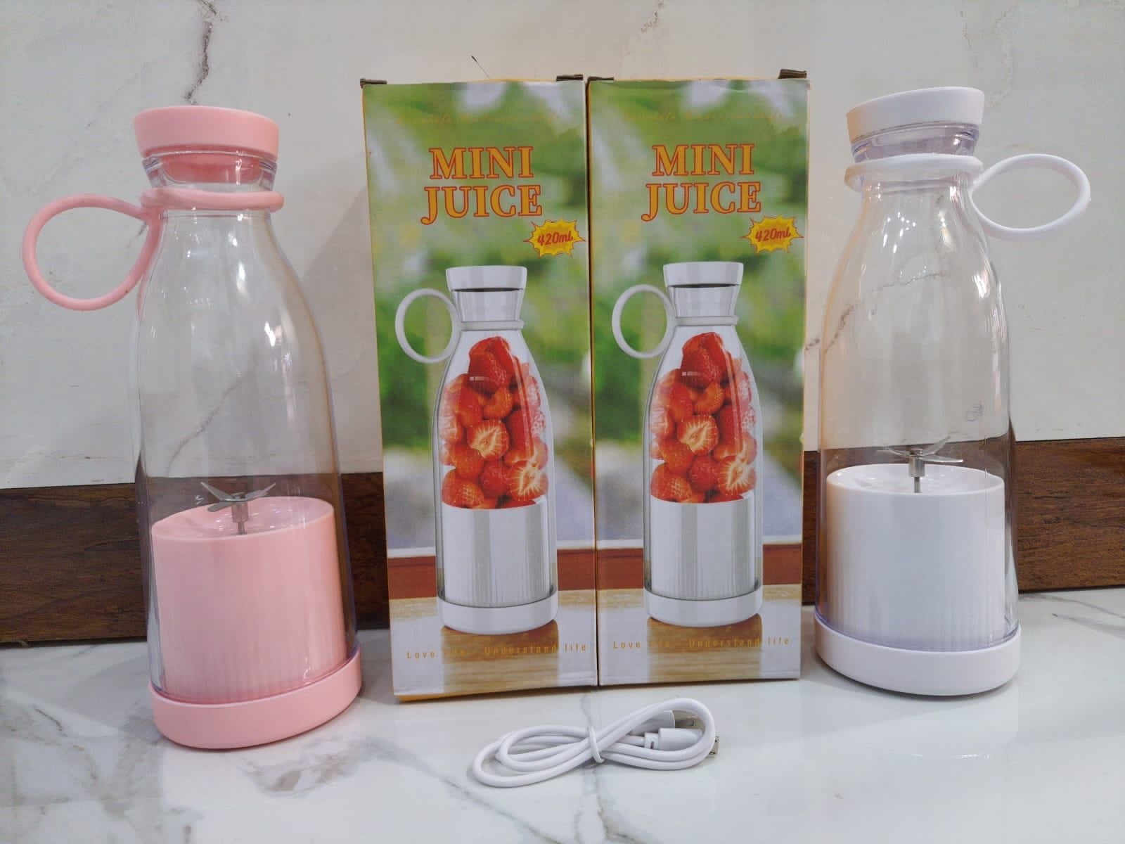 Portable Electric Bottle Juicer For Shakes And Smoothies - Mini Fast Portable Juicer
